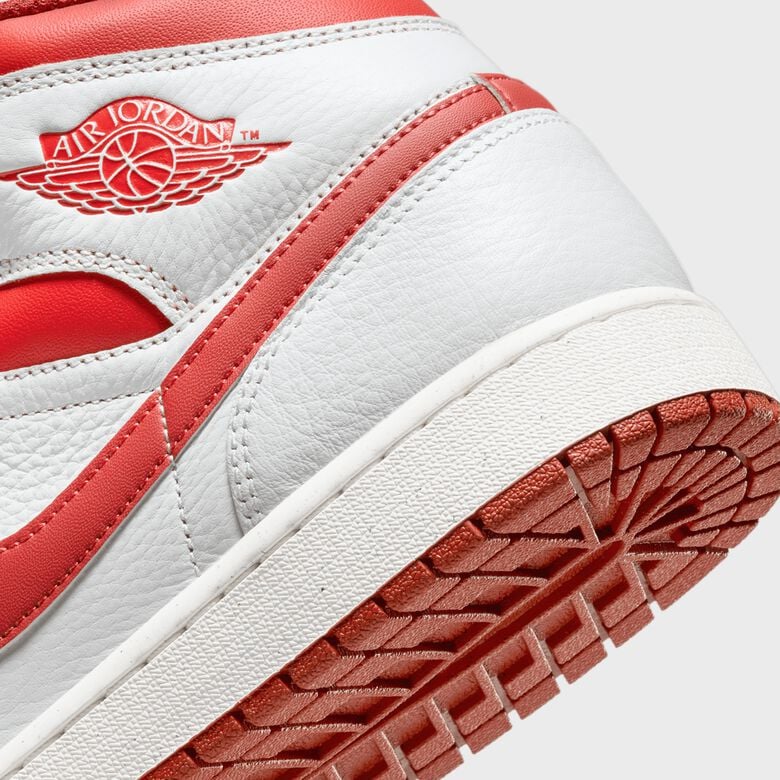 Air Jordan 1 Mid Reverse Chicago Kicks fashion