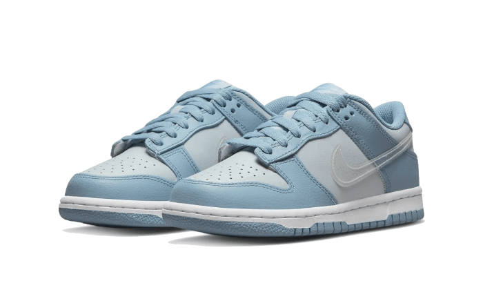 Nike
Dunk Low Clear Swoosh