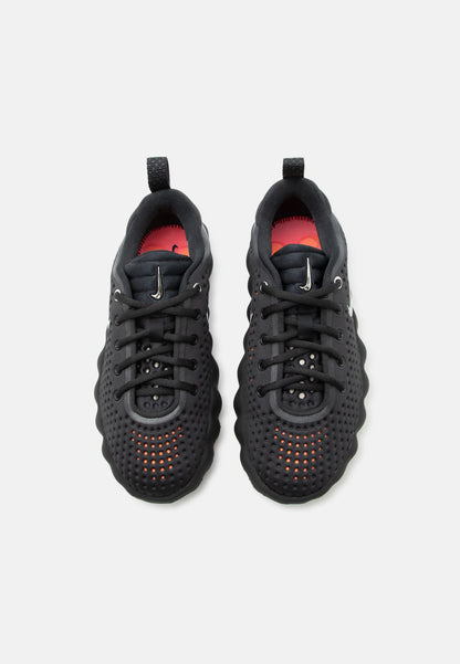 Nike Performance MIND 002 - Chaussures fitness - black/chrome/solar red/hyper crimson Kicks fashion
