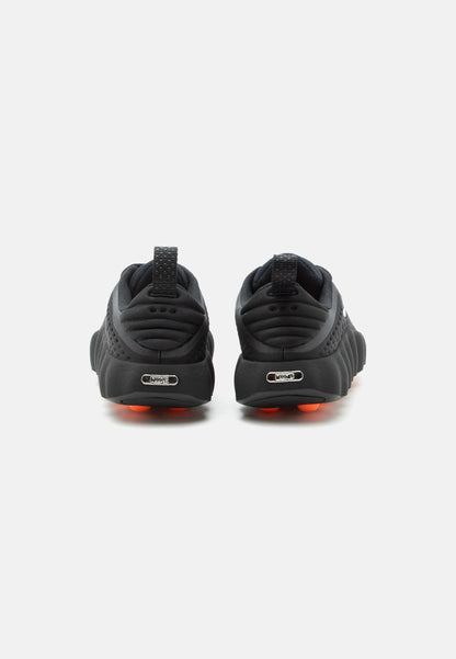 Nike Performance MIND 002 - Chaussures fitness - black/chrome/solar red/hyper crimson Kicks fashion