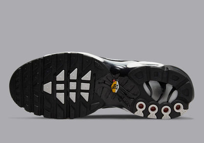 Nike Air Max Plus Black Metallic Silver Kicks fashion