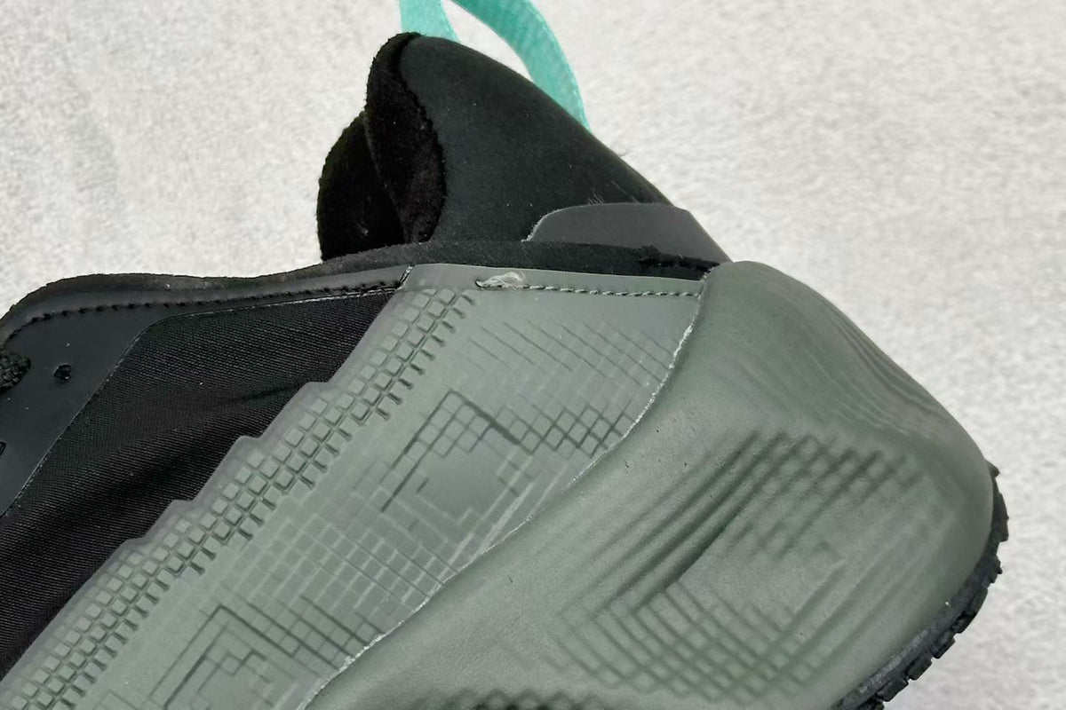 Nike Ava Rover Black Blue Sage DX4215-006 – détail du talon