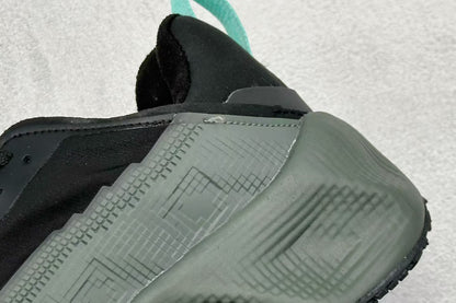 Nike Ava Rover Black Blue Sage DX4215-006 – détail du talon