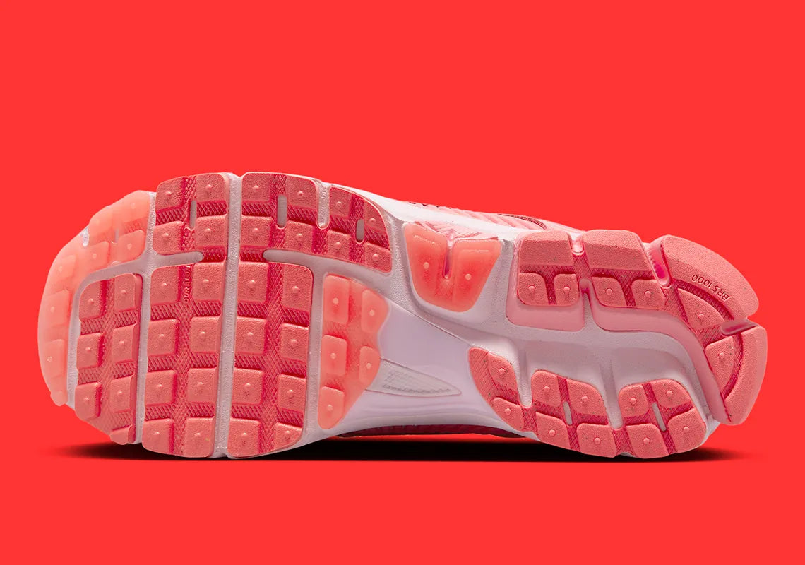Nike Zoom Vomero 5 Coral Chalk Hot Punch KicksFashion