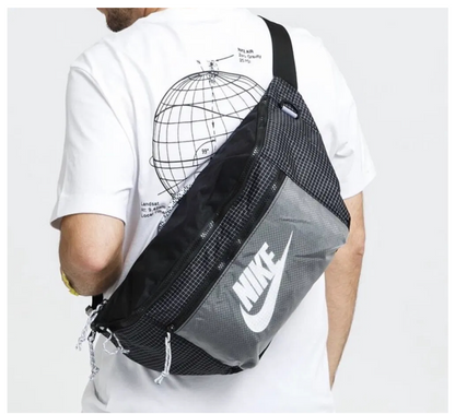 Nike - Tech - Sac banane en tissu ripstop - Noir et gris