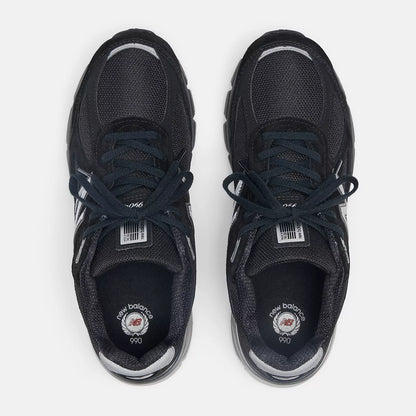 Unisexe Made in USA 990v4