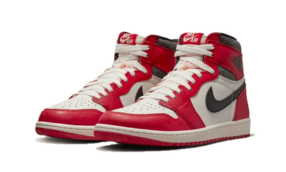 Air Jordan

Air Jordan 1 High Chicago Lost And Found (Reimagined)