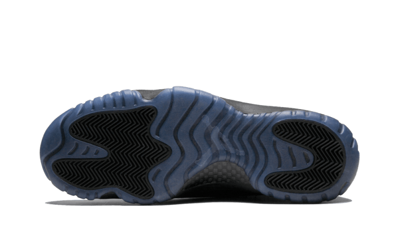 Air Jordan 11 Retro Cap and Gown