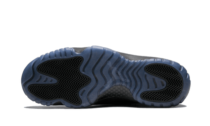 Air Jordan 11 Retro Cap and Gown