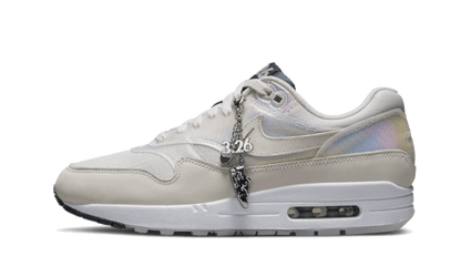 Nike

Air Max 1 La Ville Lumière - KicksFashion