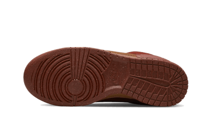 Nike

Dunk Low Disrupt 2 Desert Bronze